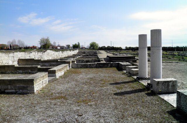 Pella